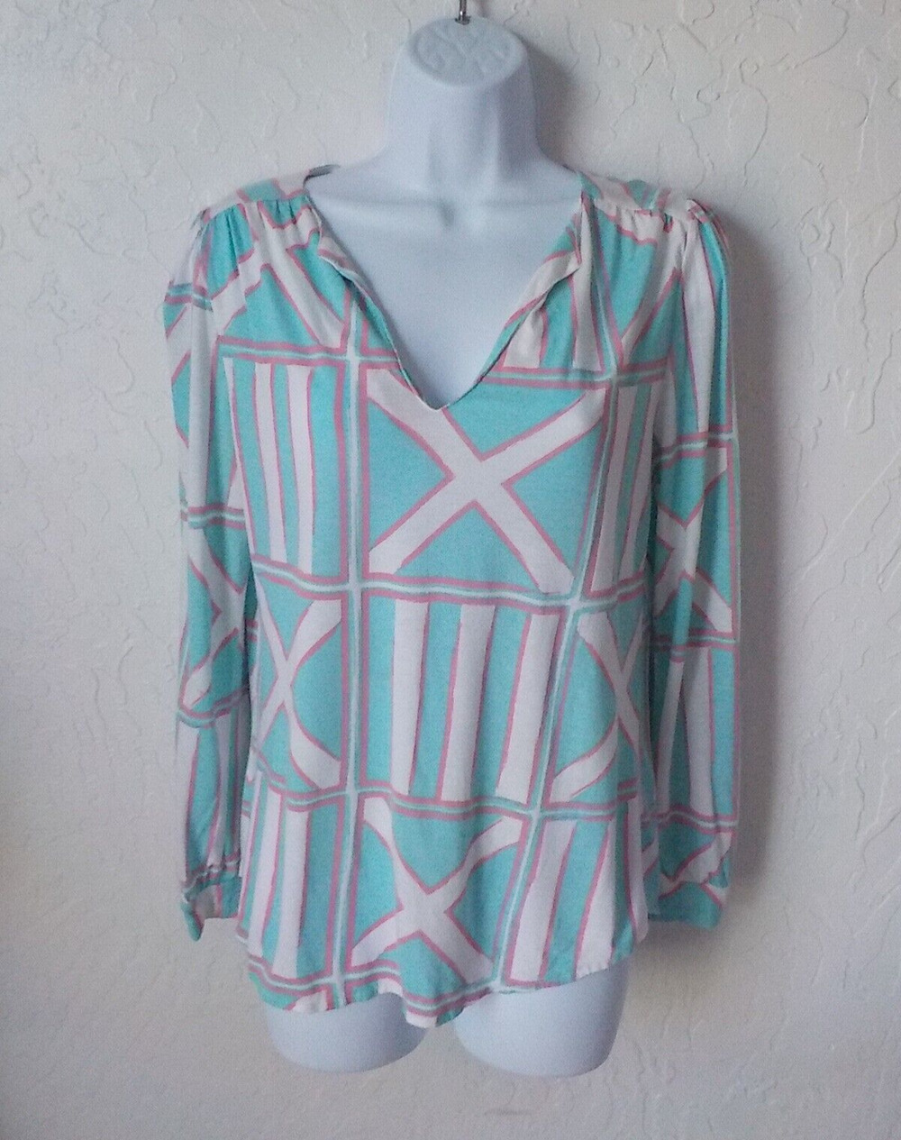 Mahi Gold Blue Teal Geometric Print Top Women sz XS Long Sleeve V-Neck Pullover